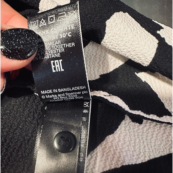 NEW Marks & Spencer Jacquard Blouse Double Breasted Black Print SZ 16/XL - Picture 13 of 16